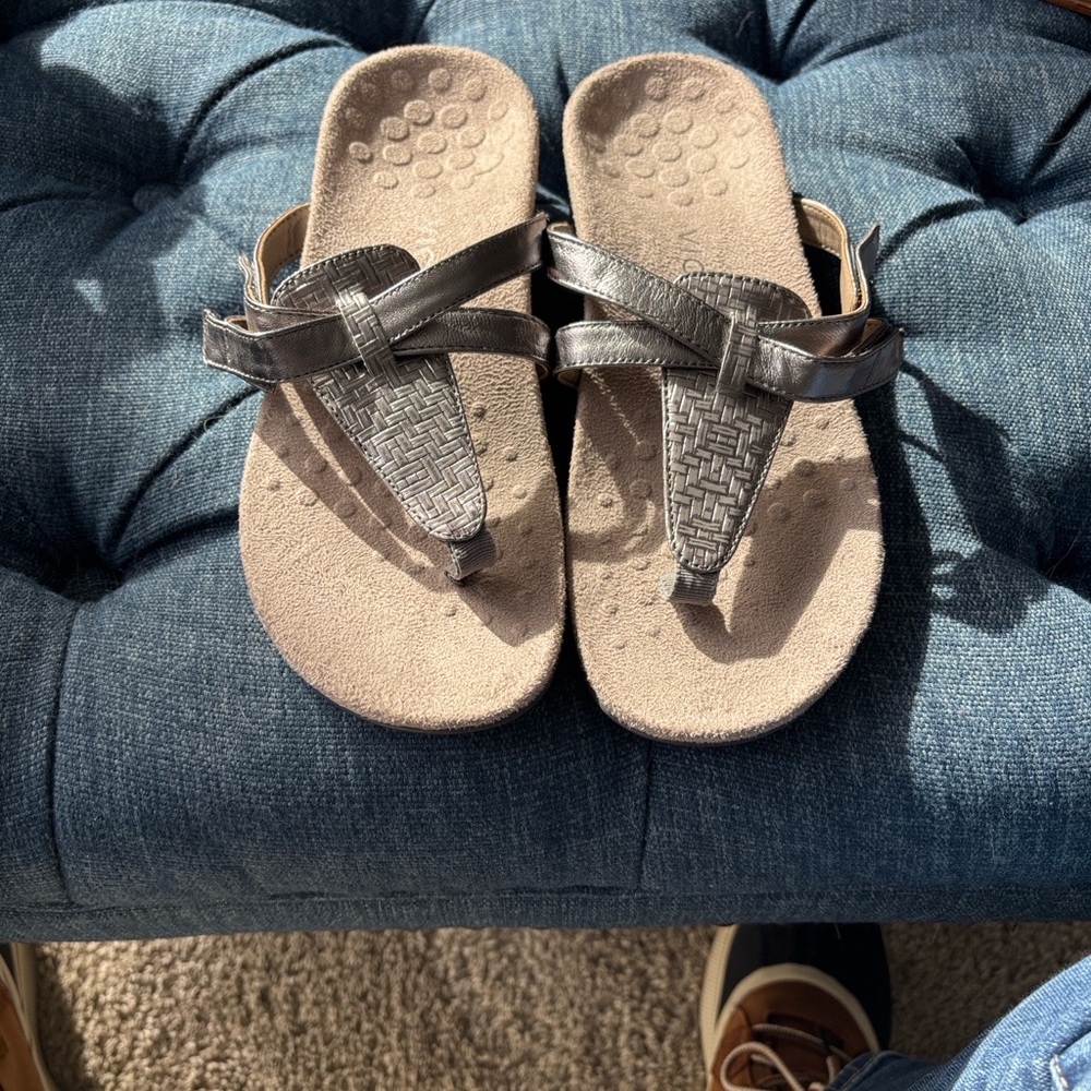 Vionic Karley Sandals size 8